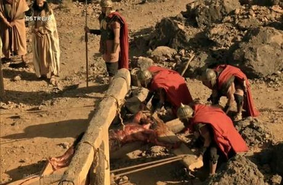 Cena de crucificação foi exibida na estreia Reprodução/RecordTV