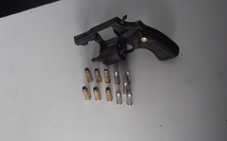 PM recupera moto roubada e apreende arma de fogo em Palmeira dos Índios