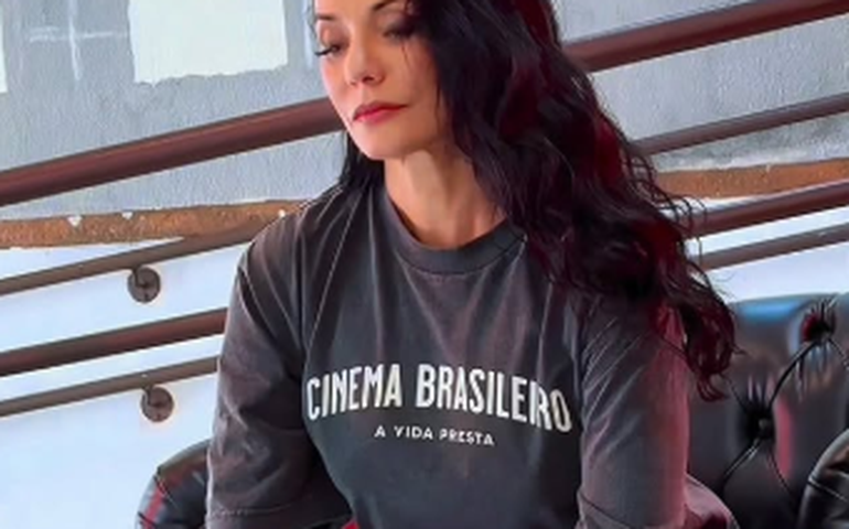 Mônica Carvalho desabafa sobre preconceitos sofridos como roteirista: 'Me olhavam com surpresa e desconfiança'