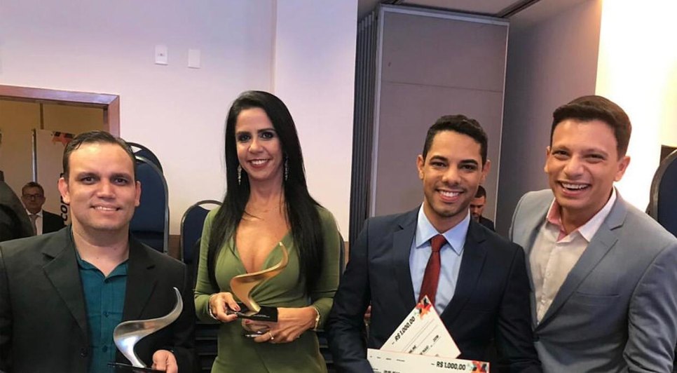  recebe o Prêmio Setransp de Jornalismo