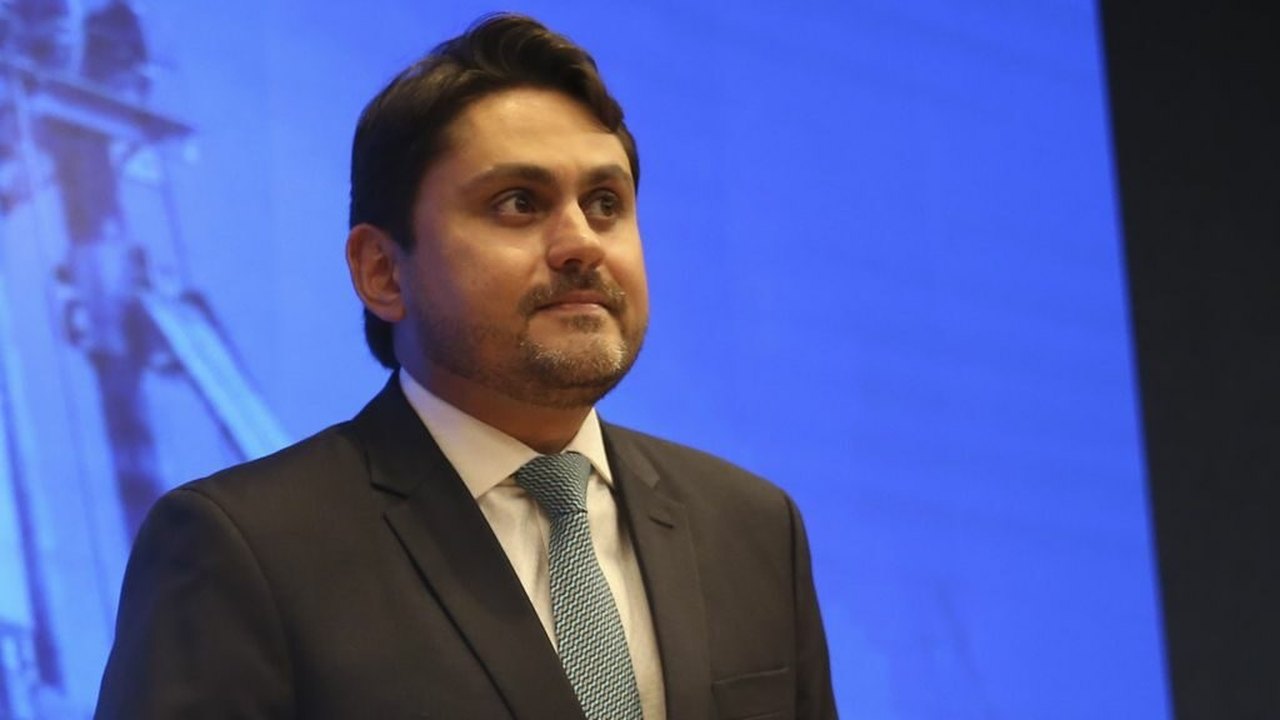 Ministro diz que pasta calcula custo público para antecipar implantação do 5G
