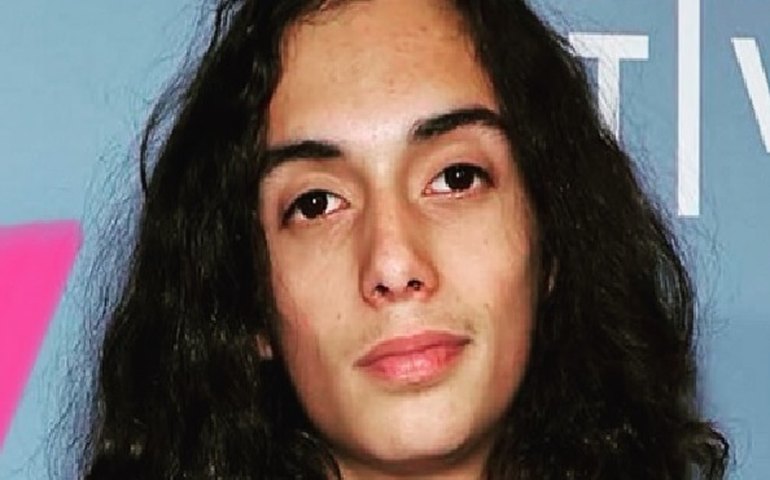 Mulher suspeita de vender drogas que mataram neto de 19 anos de Robert De Niro é presa