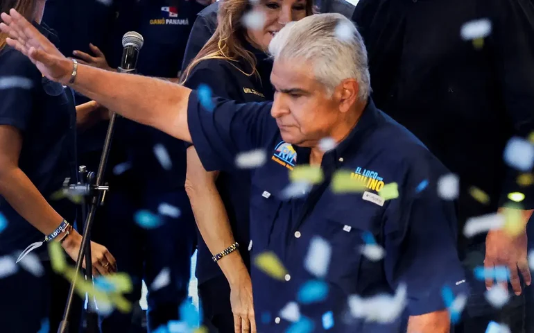 Panamá efetiva saída da nova rota da seda