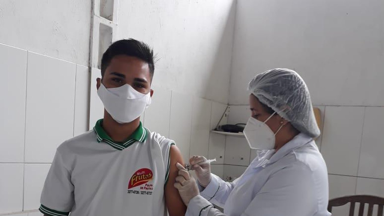 Saúde de Anadia imuniza 100% dos trabalhadores da limpeza urbana e de indústrias com 1ª dose contra a Covid-19