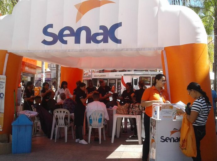 Senac oferece serviços de Beleza durante ação no Centro de Maceió