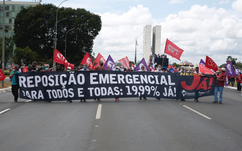 Fonasefe e Fonacate fazem manifestação por reajuste na Esplanada dos Ministérios