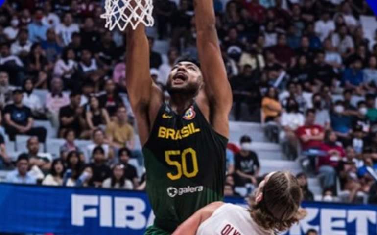 Brasil faz grande jogo, derruba o favorito Canadá e fica perto de ir às quarta do Mundial de Basquete