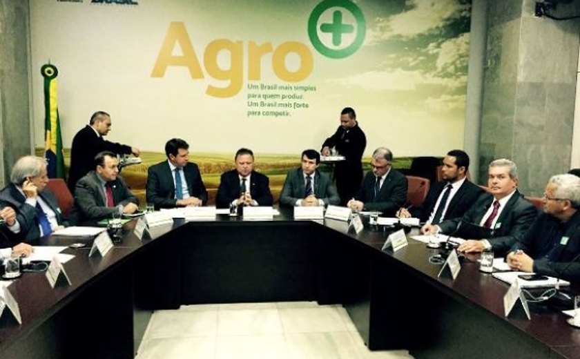 Seagri faz pleito a ministro para fornecimento de milho a pequenos agricultores