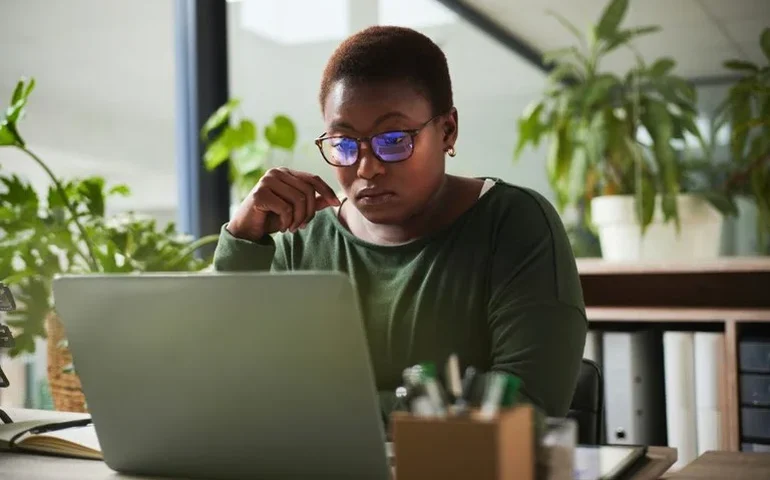 Governo do Brasil lança relatório da Consulta Pública sobre Combate ao Racismo nas Plataformas Digitais
