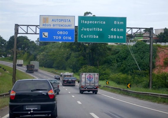 Com protesto político, rodovia Régis Bittencourt apresenta lentidão de 11 km