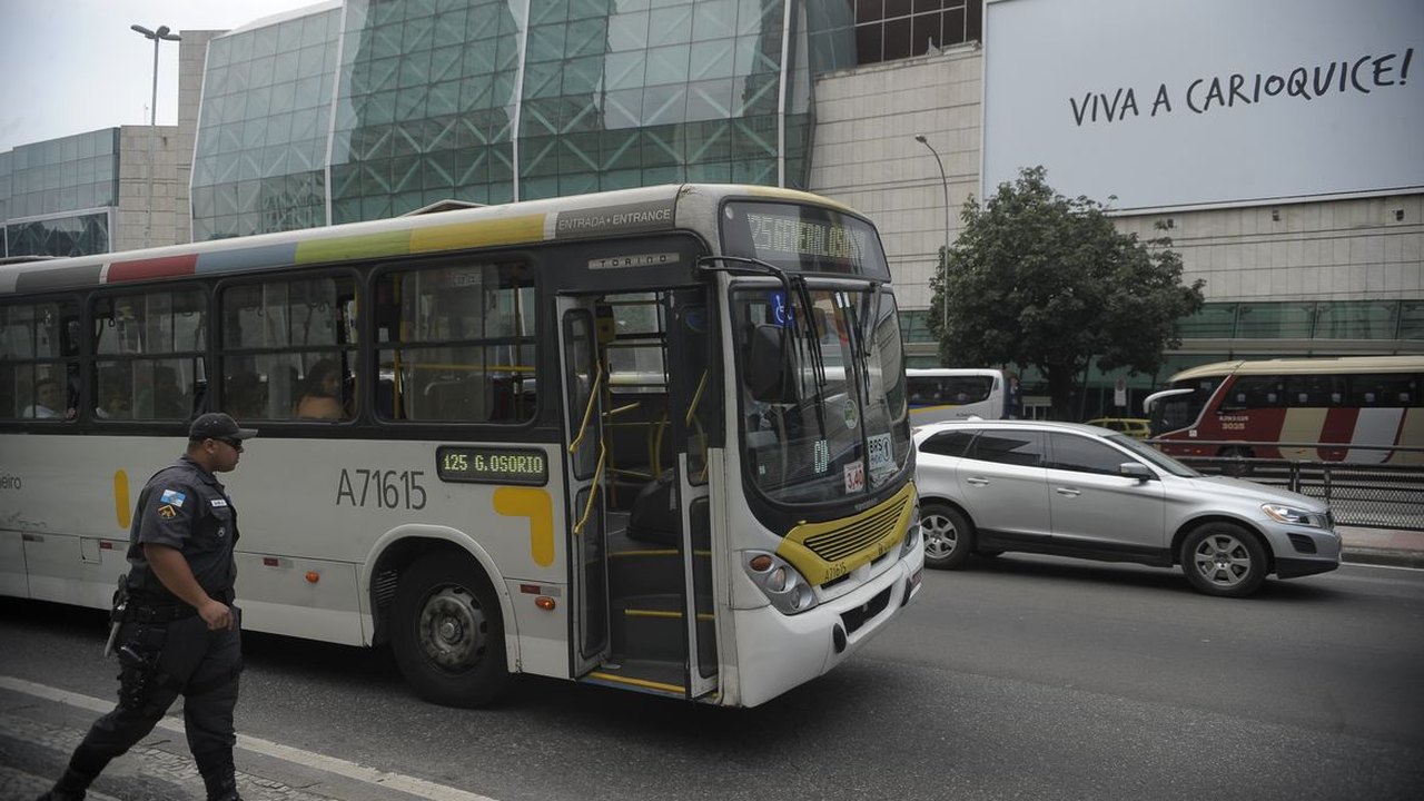 Rodoviários do Rio decidem continuar em estado de greve até amanhã