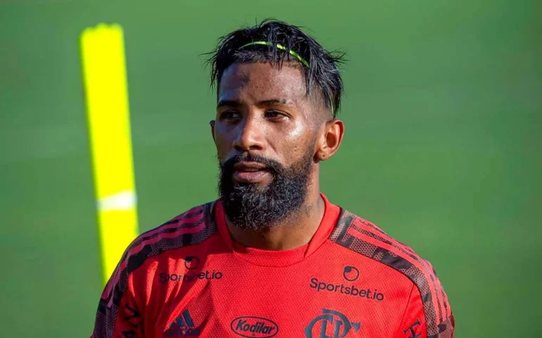 Rodinei reage à convocação de Ancelotti e envia mensagem nas redes: 'Ainda sou brasileiro'