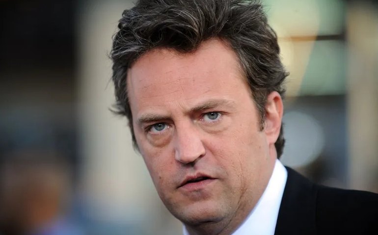 Matthew Perry: polícia prende médico e traficantes de cetamina por overdose que matou ator, diz site