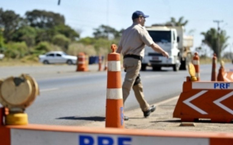 Cai número de acidentes e mortes em rodovias federais durante festas de fim de ano