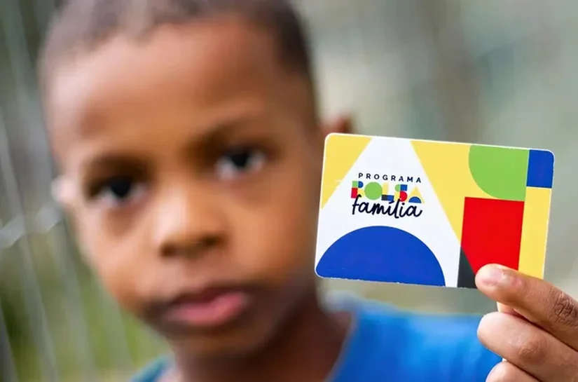 Reajuste do Bolsa Família difere radicalmente do visto na gestão Bolsonaro