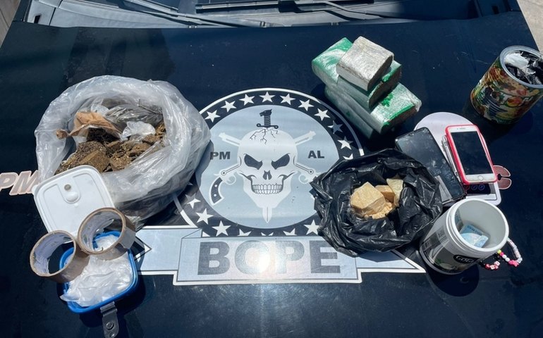 Após denúncias, Bope e 5º BPM aprendem mais de cincos de drogas em bairros de Maceió