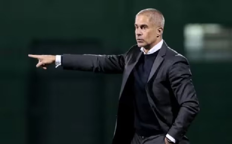Como Sylvinho se tornou técnico da Albânia, atual 66ª seleção do ranking da Fifa