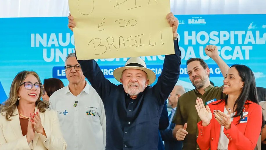 Lula defende Pix e diz que sistema brasileiro assusta norte-americanos