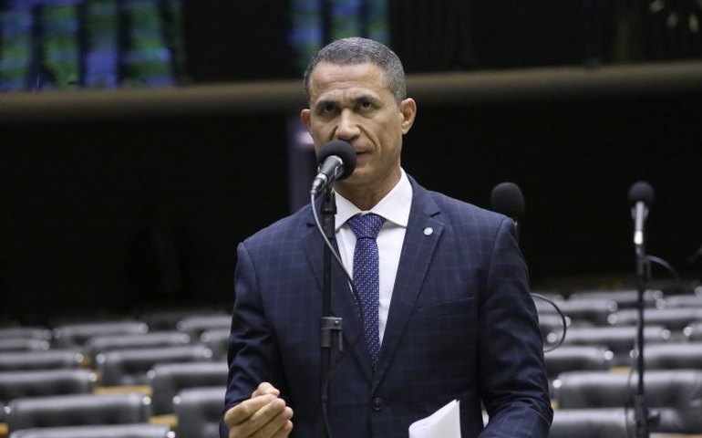 Comissão aprova projeto que define prazos para perícia em armas da segurança pública apreendidas