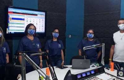 Professores de Coruripe adaptam aulas para o rádio para ajudar estudantes que não têm acesso à internet!