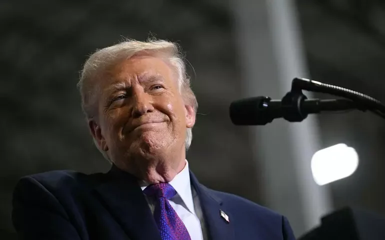 Trump revela perguntas ao Papa e não permitirá que Irã tenha armas nucleares