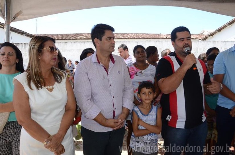 Público prestigiou assinatura de ordem de serviço para quadra de esportes no Taperaguá, Marechal