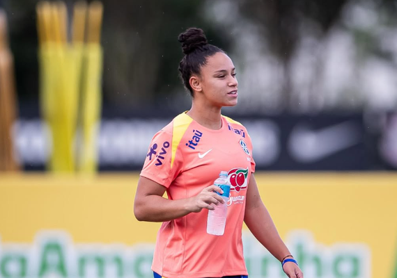 Joia de 19 anos do São Paulo, Dudinha encanta Marta e já brilha na seleção de futebol