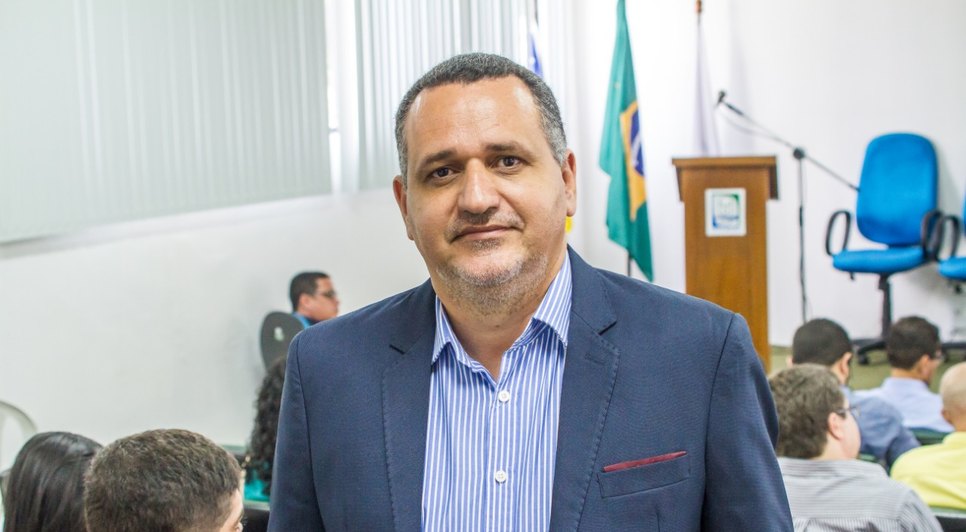 Justiça Eleitoral cassa diplomas do prefeito e vice de Amparo do São Francisco por abusos de poder
