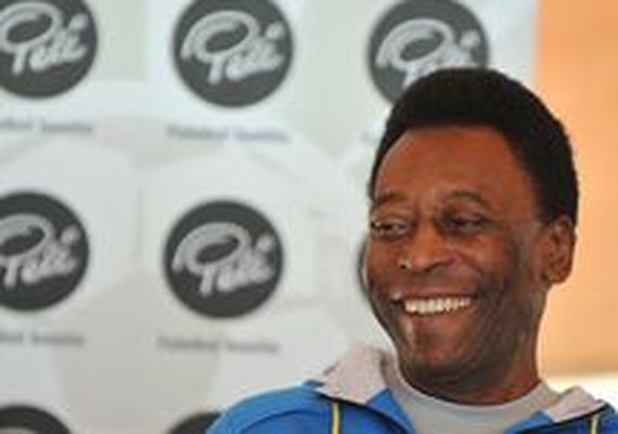 Pelé tem alta programada para esta terça-feira em São Paulo