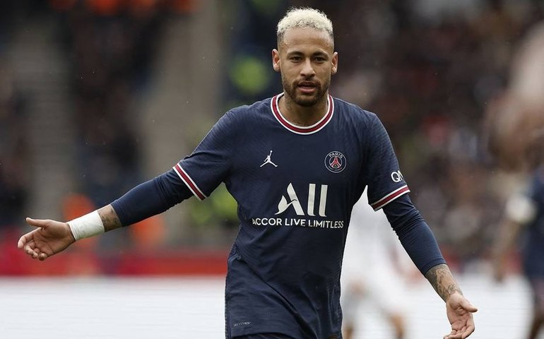 Neymar soma 100 jogos pelo PSG no Francês e jornal cita ‘números impressionantes’
