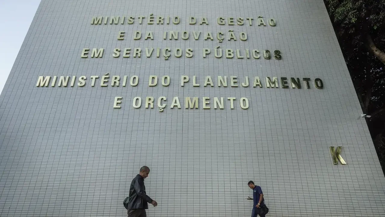 Planejamento deve aprovar no 2º semestre agenda robusta de revisão tributária, diz secretário