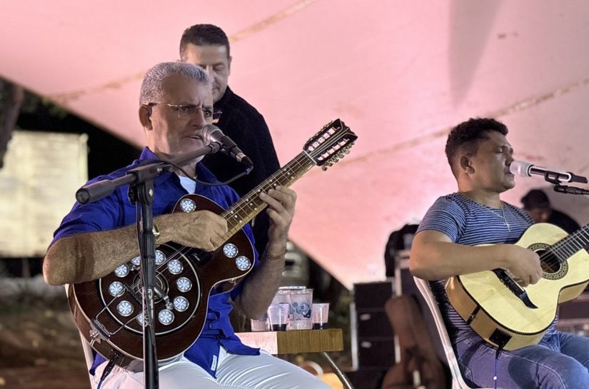 Arapiraca: Tardezinha Cultural recebe repentistas em parceria com a Uneal no Mercado do Artesanato