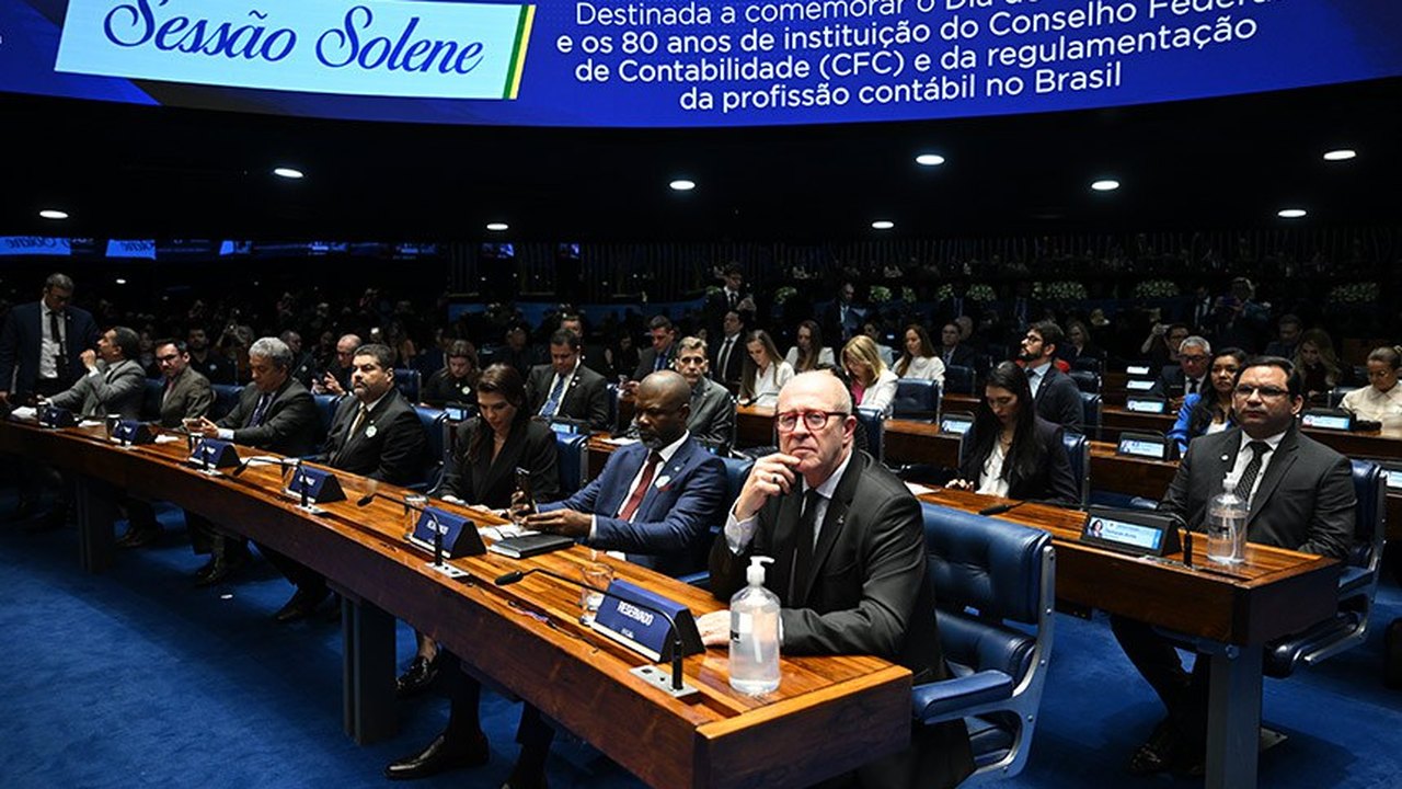 Sessão destaca importância dos contadores para reforma tributária e combate à corrupção