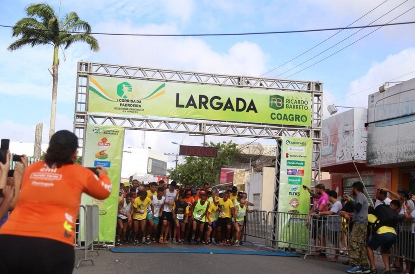 Arapiraquenses vão às ruas e dão show na I Corrida da Padroeira