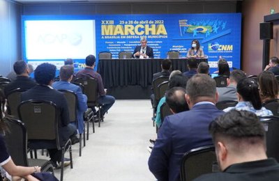 Painel debate desafios do transporte público nos Municípios