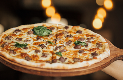 Jeito brasileiro de fazer pizza conquista turistas do mundo todo