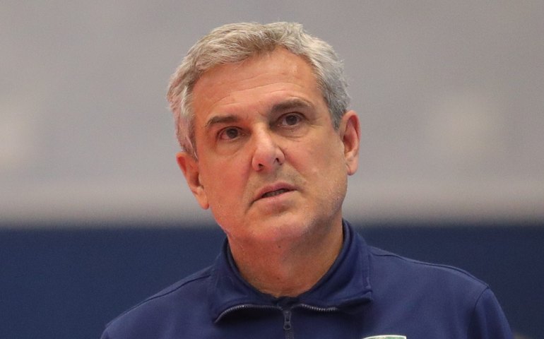 Zé Roberto evita euforia na seleção de vôlei e foca na Alemanha: 'Sempre causa dificuldades'