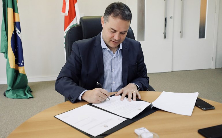 Governador sanciona lei que regionaliza abatedouros