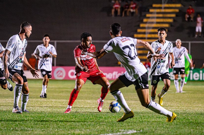 Em noite inspirada de Matheus Albino, CRB empata sem gols com o ASA