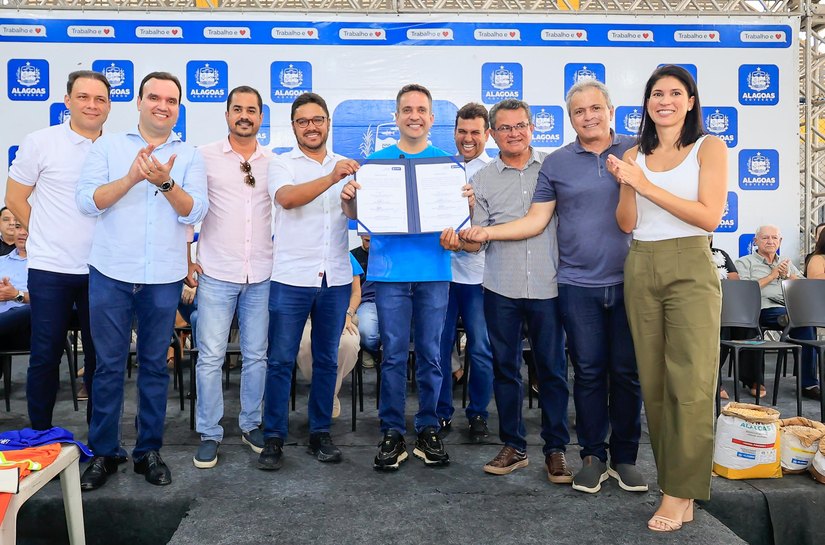 Paulo Dantas entrega 1,8 t de sementes e investe mais de R$ 280 mil na agricultura familiar em Maribondo