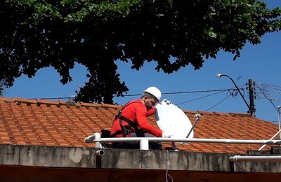 Mais de 800 mil famílias inscritas no CadÚnico receberam a nova parabólica digital
