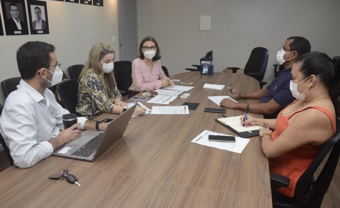 Reunião discutiu ampliação de leitos e uso de mascaras em ambientes fechados