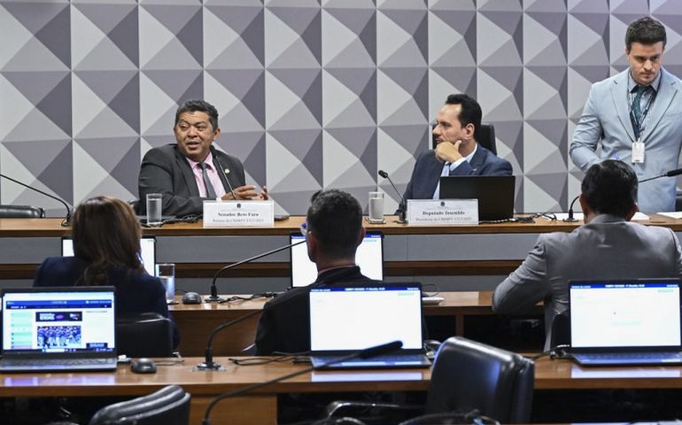 CCJ do Senado adia votação de PEC que extingue aposentadoria compulsória como punição após pedido de Moro