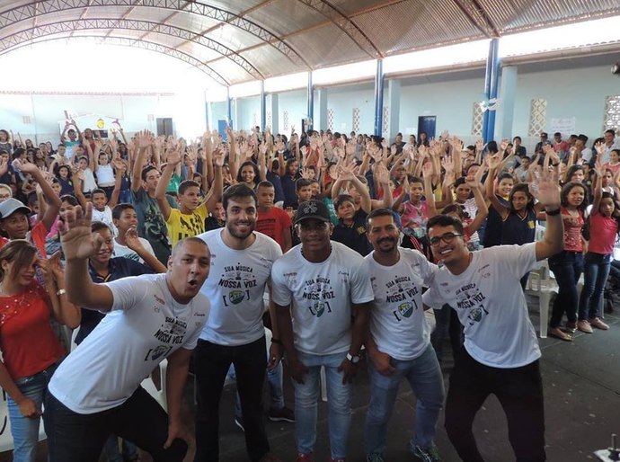 Diretoria do Coruripe e empresa de Marketing lançam em escola Projeto “Sua Música, Nossa Voz'