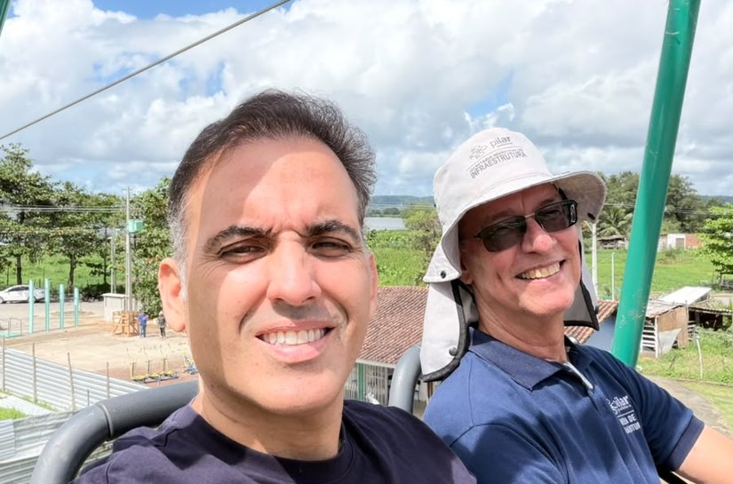 Primeiro teleférico de Alagoas inicia testes no Pilar; Renato Filho faz primeiro percurso