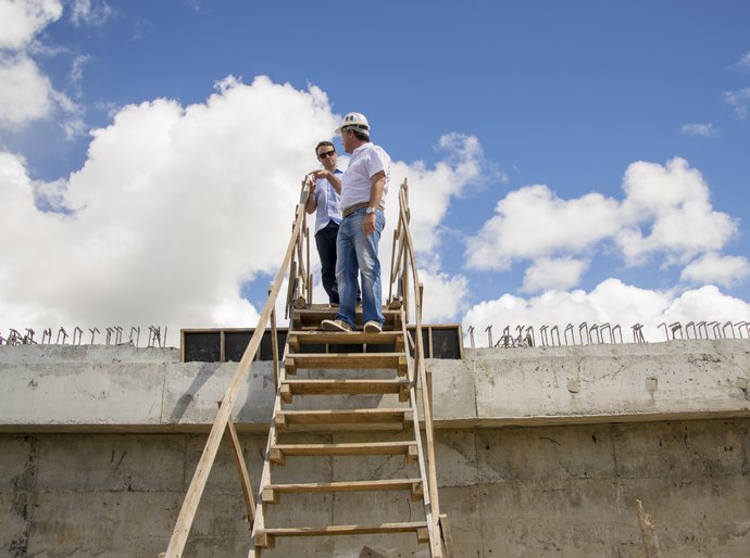 Cristiano Matheus visita a obra de Esgotamento Sanitário de Marechal