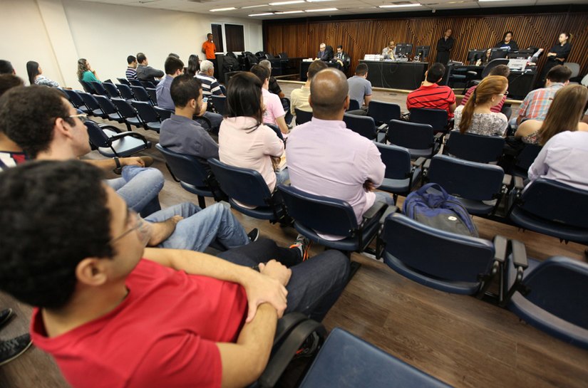 Vereador acusado de homicídio sofre acidente de carro e júri é suspenso