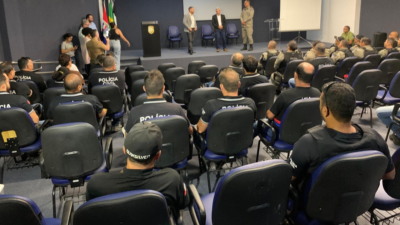 Operação Celular Seguro realiza intimações para recuperação de aparelhos roubados