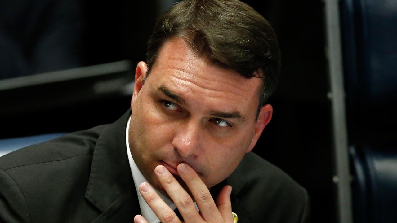 Mídia: bolsonaristas acumulam fugas ao exterior após derrotas e processos judiciais
