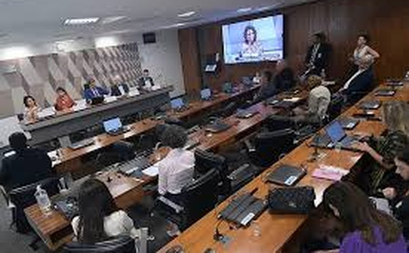 Projeto sobre cobrança de hidrelétricas e a ANA recebe críticas